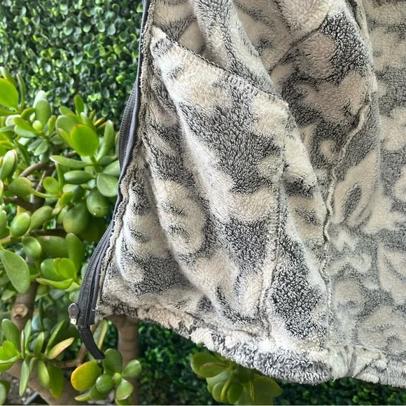 Grey Patterned Jacket - Picture 7 of 7